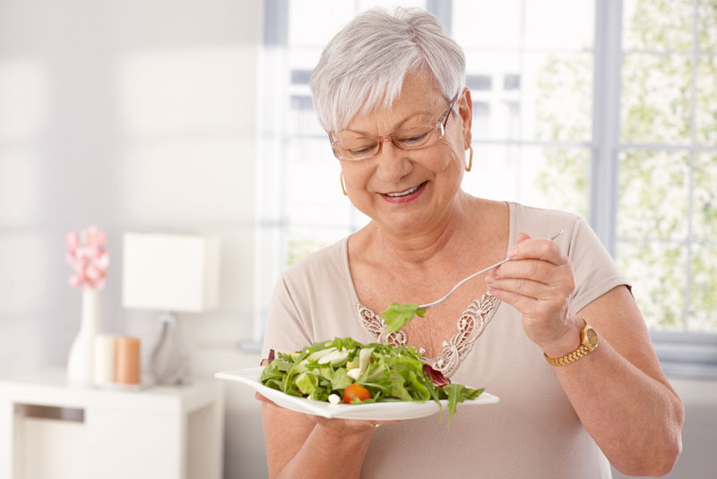 dentures patient eating