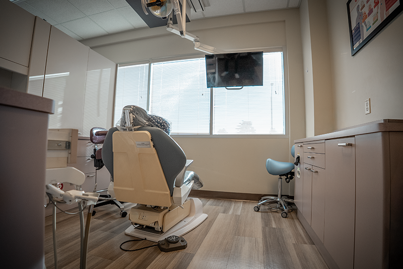 Clinical treatment room at Des Moines Dental Center